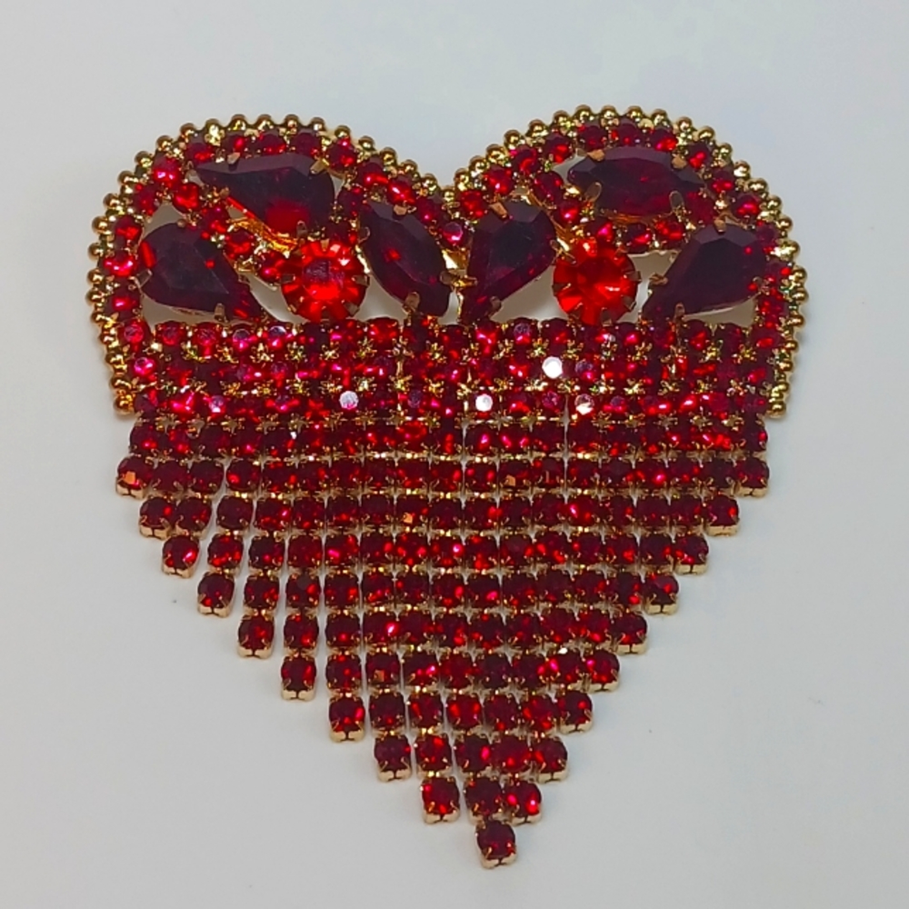 Red Dangle Tassel Drip Rhinestone Heart Prong set Brooch